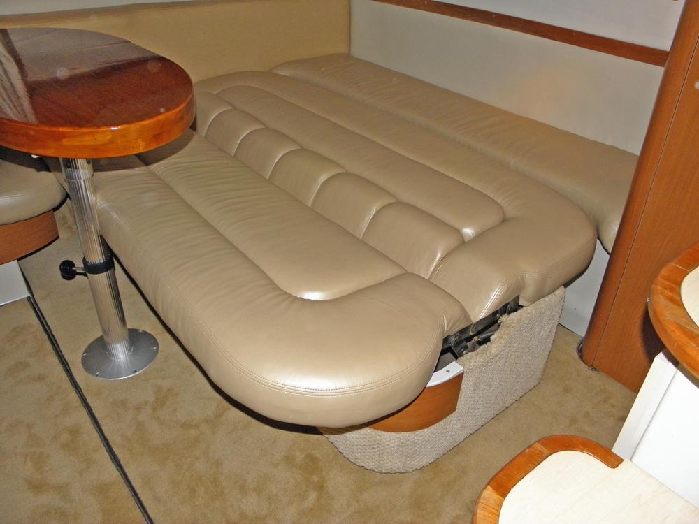 Saloon, Accommodation